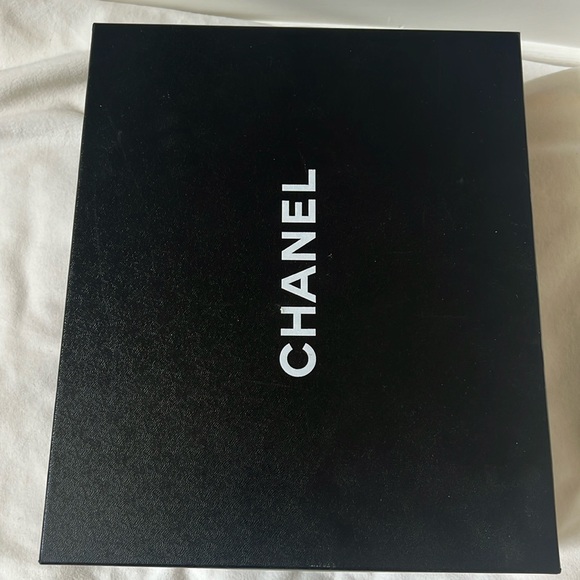 Chanel lambskin zipped chain sneakers! - Picture 4 of 11